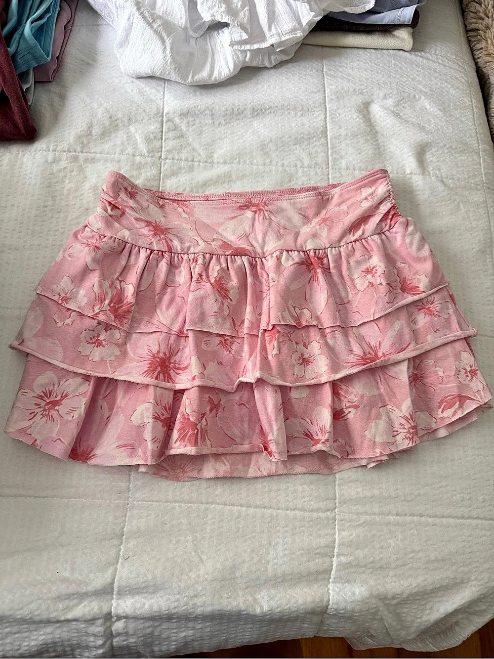 Aéropostale Floral Mini Skirt in Pink Size XS Like New